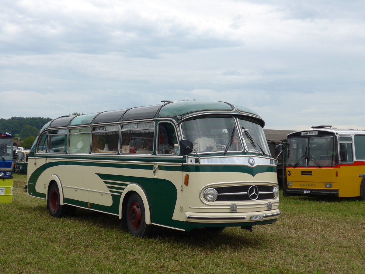 (174'009) - Aus der Schweiz: Tschannen, Bern - BE 671'042 - Mercedes am 20. August 2016 in Bsingen, Bahnhof