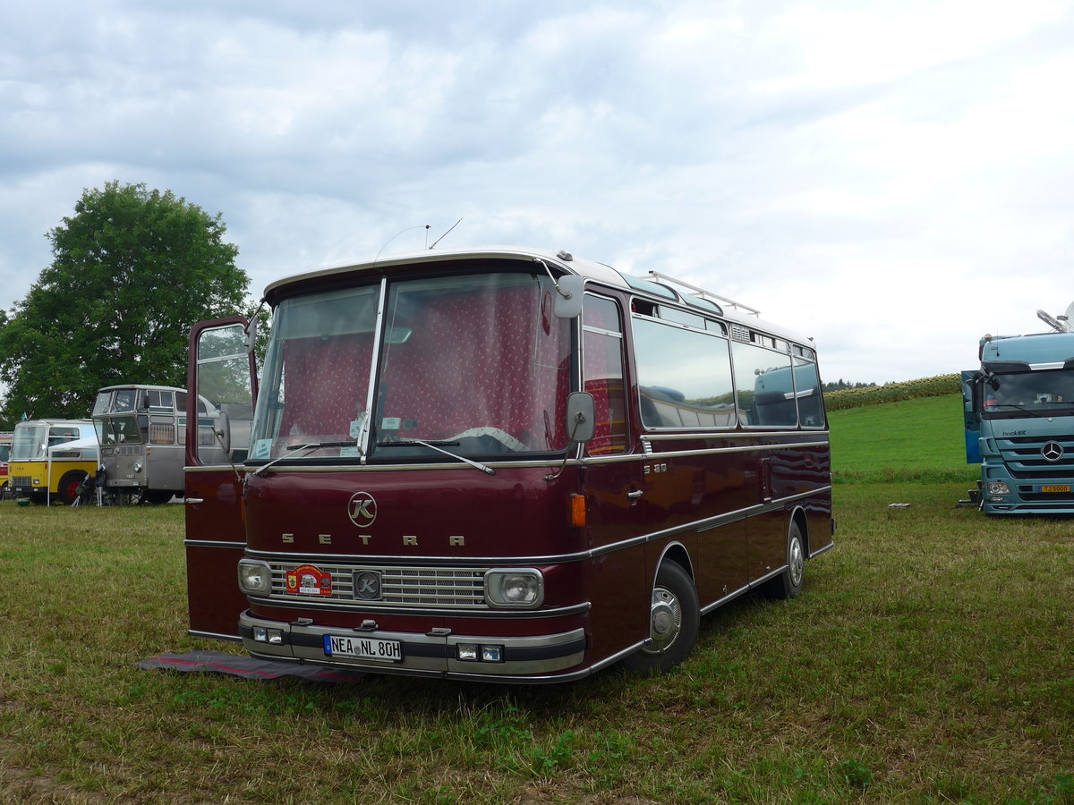 (174'051) - Abele, Bad Windsheim - NEA-NL 80H - Setra am 20. August 2016 in Bsingen, Bahnhof