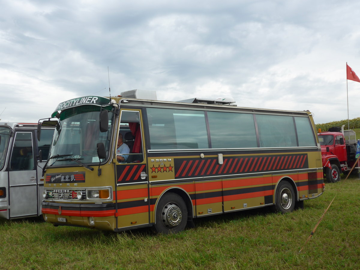 (174'056) - Aus der Schweiz: Dasen, Bischofszell - TG 8821 - Setra (ex Reichlin, Goldau) am 20. August 2016 in Bsingen, Bahnhof