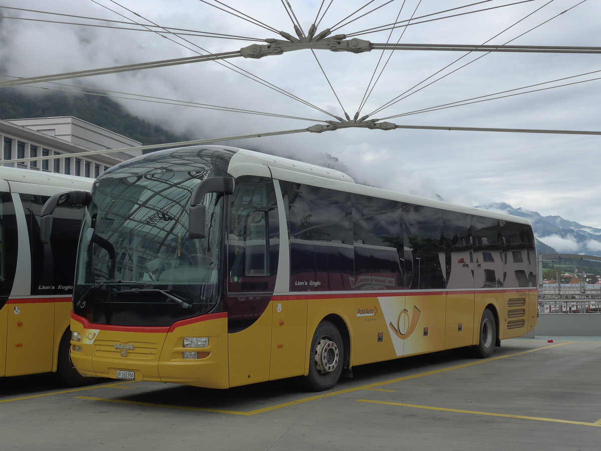 (174'124) - PostAuto Graubnden - GR 162'986 - MAN am 21. August 2016 in Chur, Postautostation