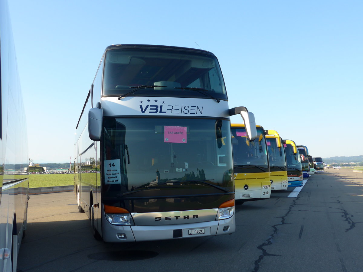 (174'369) - VBL Luzern - Nr. 803/LU 15'091 - Setra am 28. August 2016 in Estavayer-le-Lac, ESAF