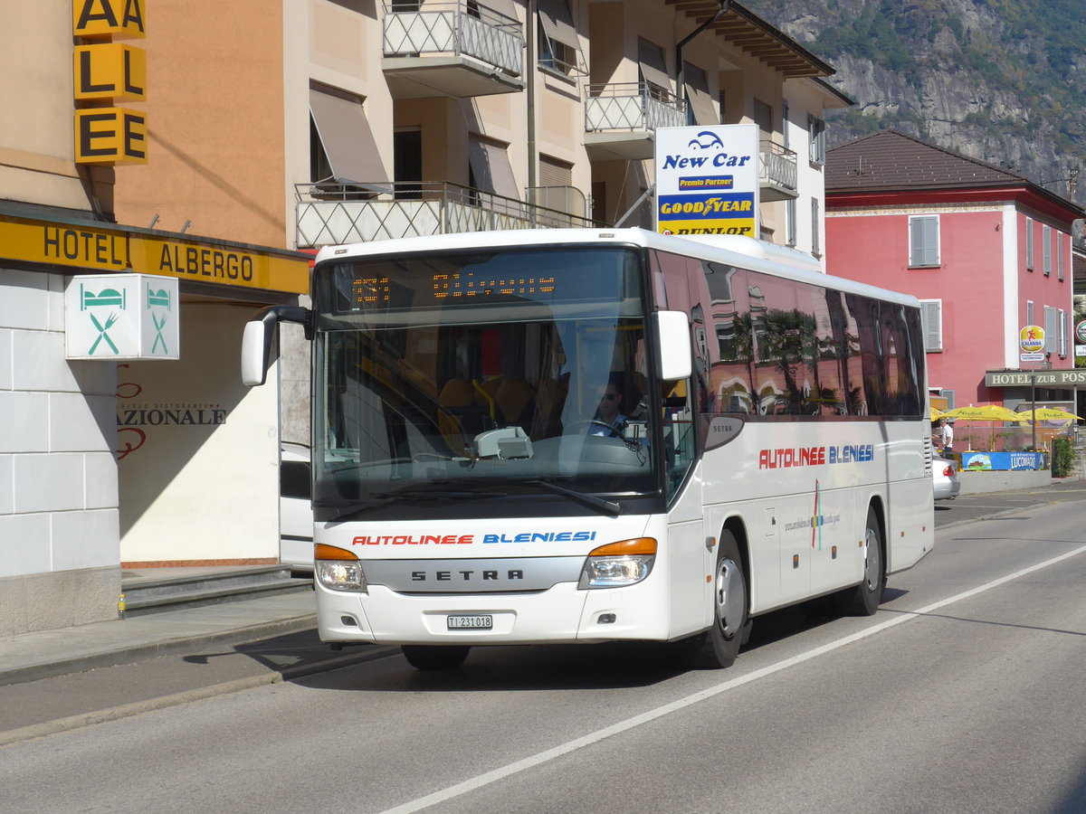 (174'669) - ABl Biasca - Nr. 18/TI 231'018 - Setra am 10. September 2016 beim Bahnhof Biasca