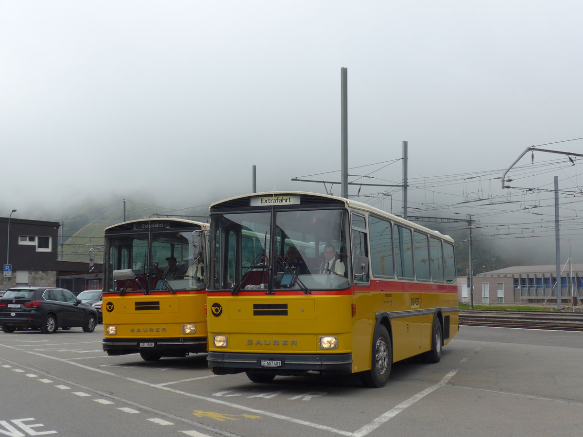 (175'033) - AVG Meiringen - Nr. 74/BE 607'481 - Saurer/R&J (ex P 24'357) am 18. September 2016 beim Bahnhof Andermatt