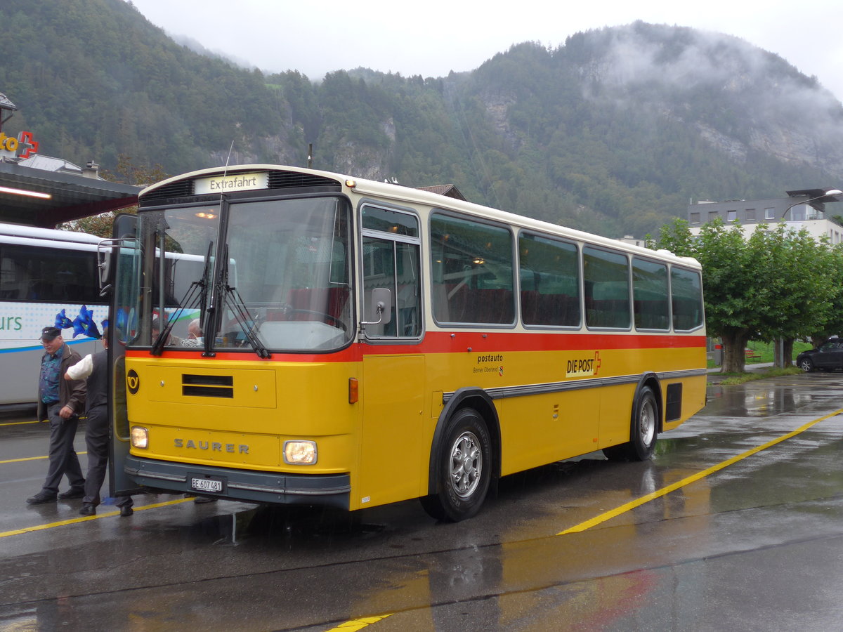 (175'046) - AVG Meiringen - Nr. 74/BE 607'481 - Saurer/R&J (ex P 24'357) am 18. September 2016 in Meiringen, Postautostation