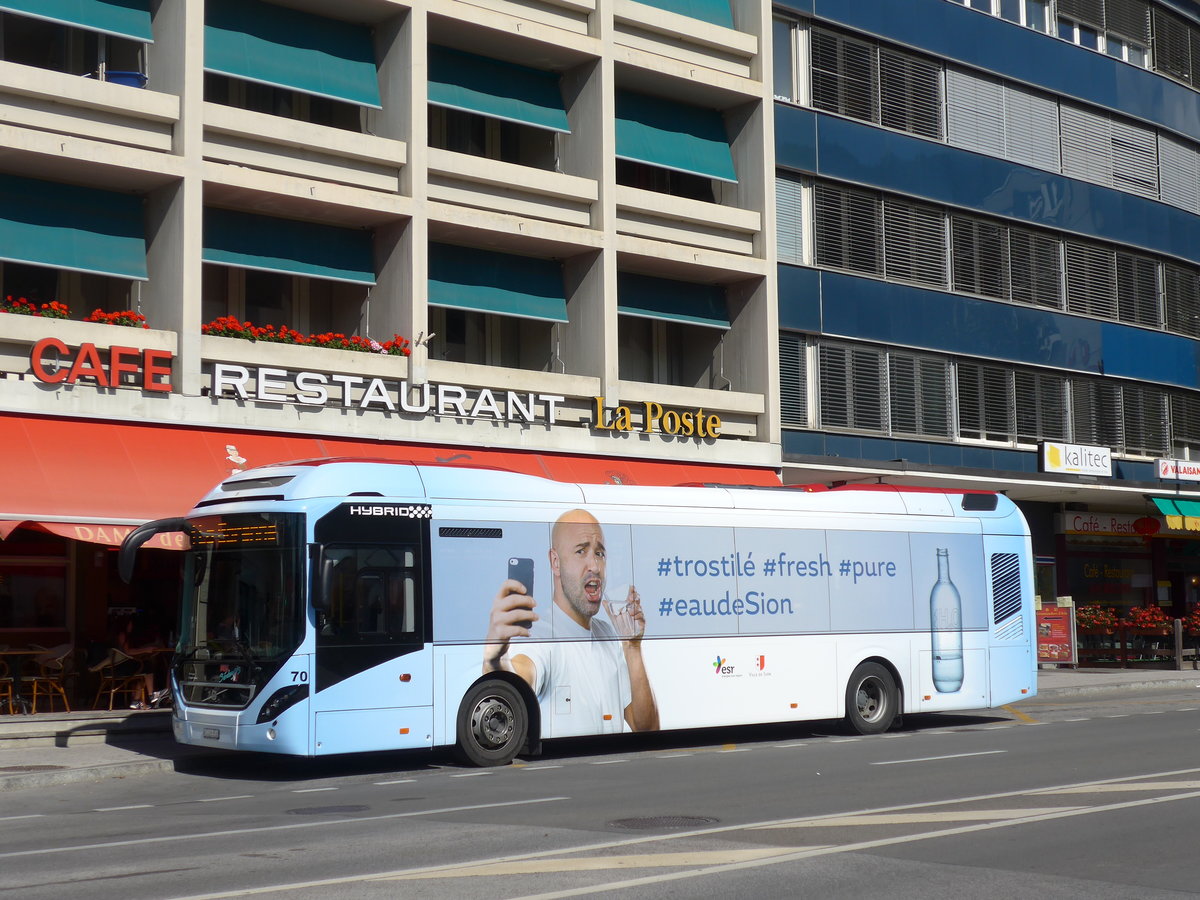 (175'134) - PostAuto Wallis - Nr. 70/VS 428'858 - Volvo am 24. September 2016 beim Bahnhof Sion