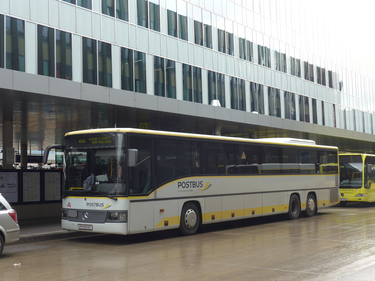 (175'727) - PostBus - PT 15'767 - Mercedes am 18. Oktober 2016 beim Bahnhof Innsbruck