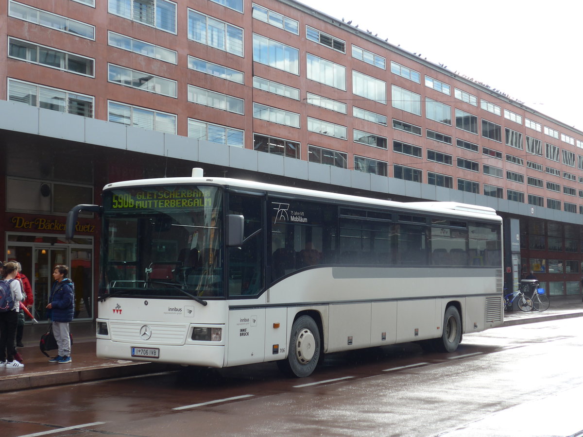 (175'750) - IVB Innsbruck - Nr. 706/I 706 IVB - Mercedes am 18. Oktober 2016 beim Bahnhof Innsbruck