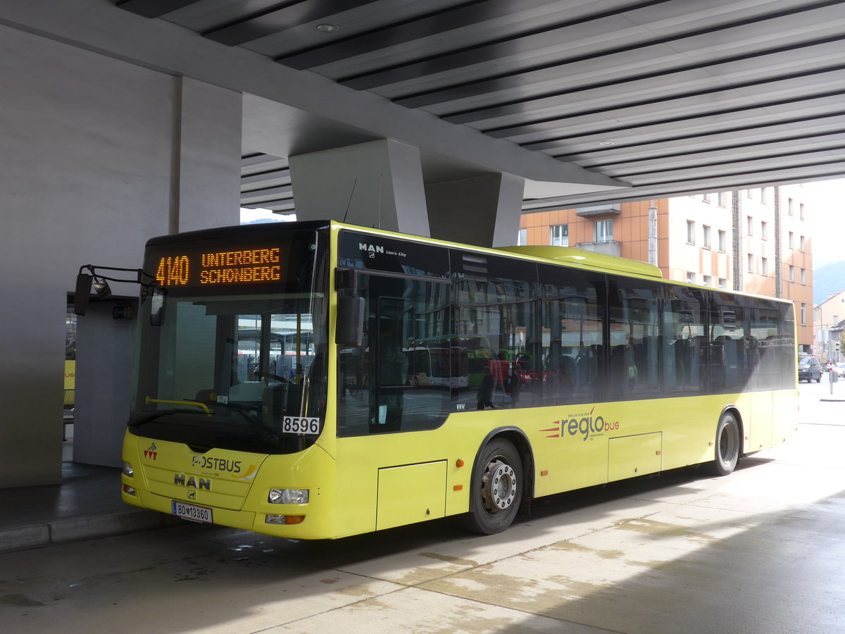 (175'838) - PostBus - BD 13'360 - MAN am 18. Oktober 2016 beim Bahnhof Innsbruck