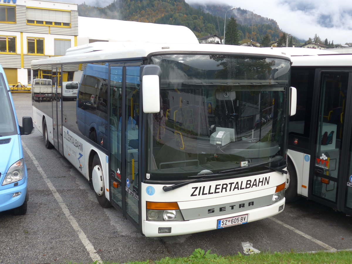 (176'008) - ZVB Jenbach - SZ 605 BV - Setra am 20. Oktober 2016 in Jenbach, Garage