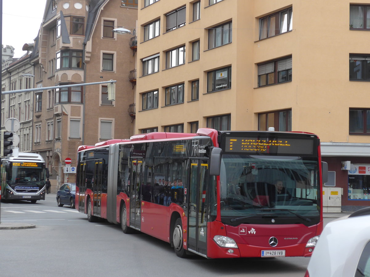 (176'147) - IVB Innsbruck - Nr. 428/I 428 IVB - Mercedes am 21. Oktober 2016 beim Bahnhof Innsbruck