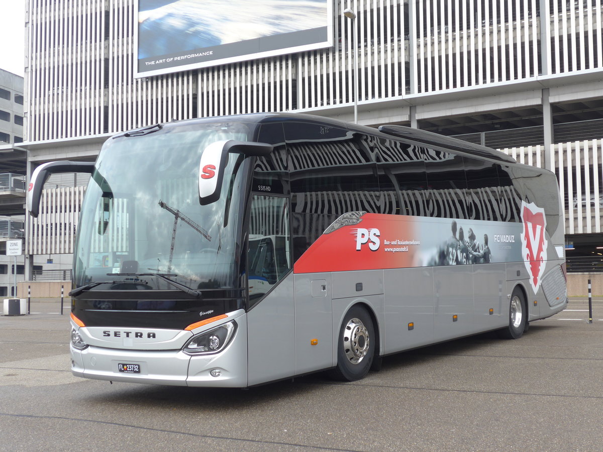 (176'288) - Aus Liechtenstein: Schdler, Triesenberg - FL 23'732 - Setra am 23. Oktober 2016 in Zrich, Flughafen