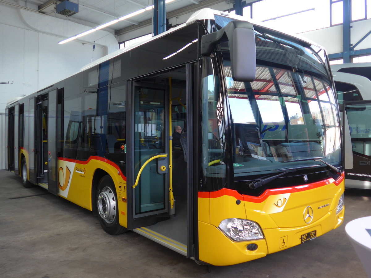 (176'525) - PostAuto Nordschweiz - Mercedes am 4. November 2016 in Kloten, EvoBus