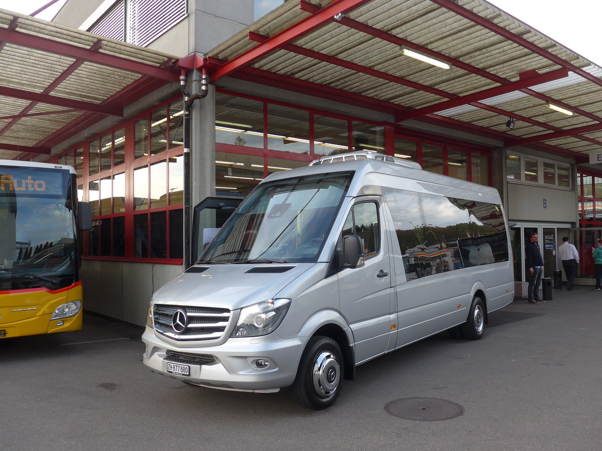 (176'556) - Welti-Furrer, Bassersdorf - ZH 877'880 - Mercedes am 4. November 2016 in Kloten, EvoBus