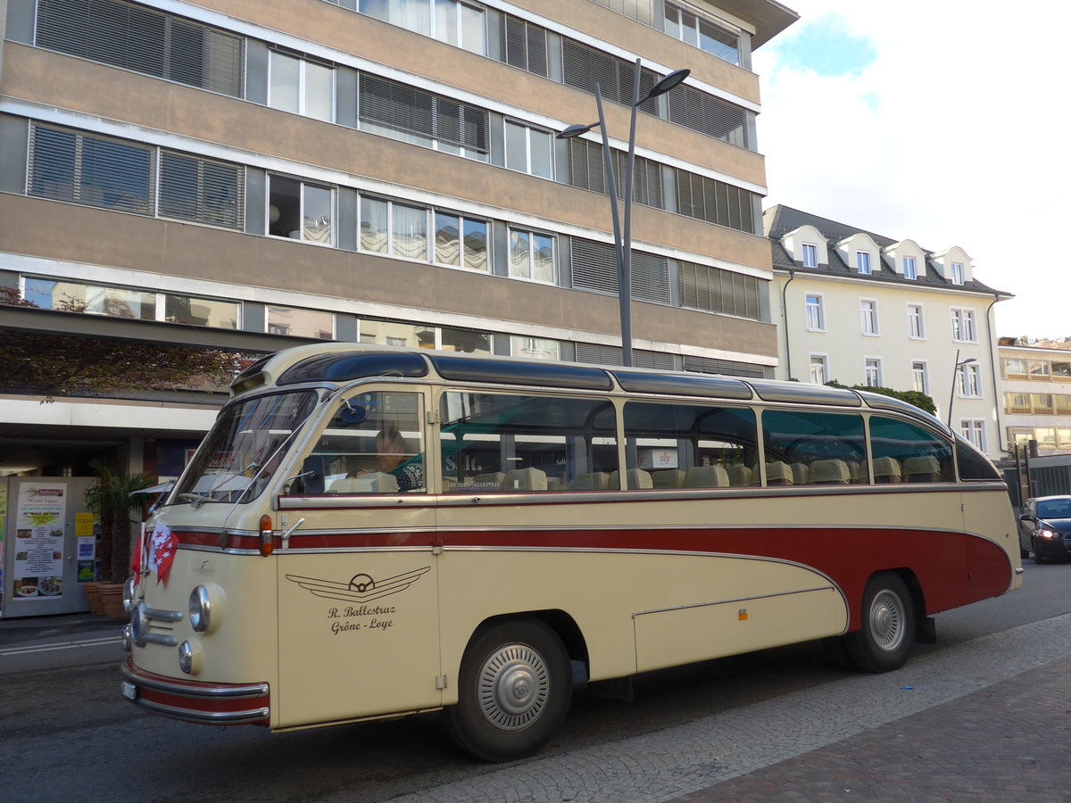 (176'593) - Ballestraz, Grne - VS 11'615 - Saurer/Saurer (ex Girardet, Yverdon) am 12. November 2016 in Sion, Espace des Remparts