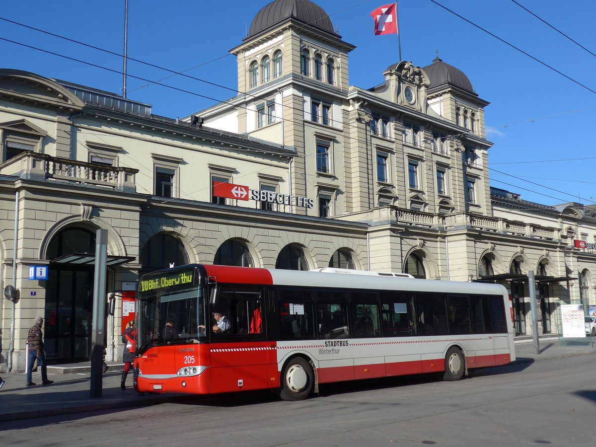 (176'776) - SW Winterthur - Nr. 205/ZH 730'205 - Solaris am 28. November 2016 beim Hauptbahnhof Winterthur