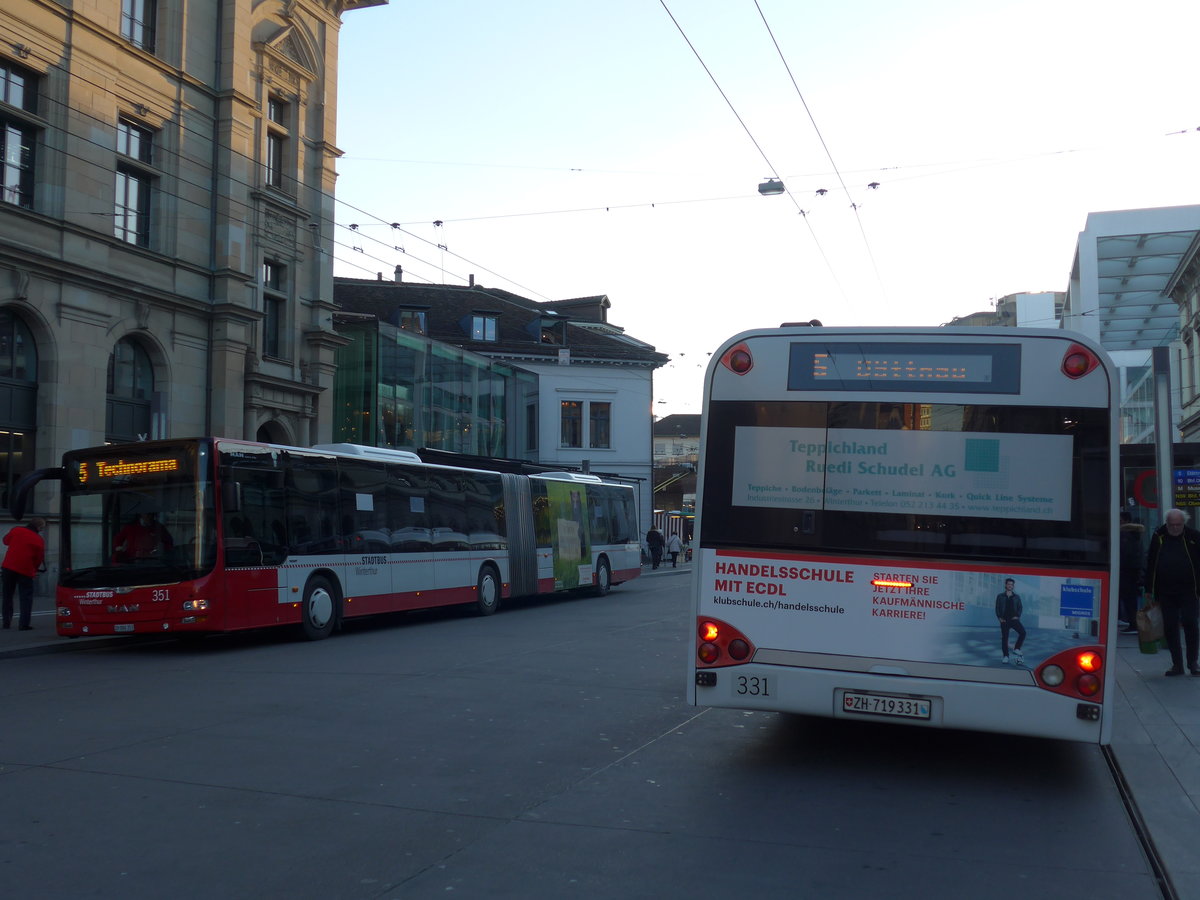 (176'818) - SW Winterthur - Nr. 351/ZH 886'351 - MAN + Nr. 331/ZH 719'331 - Solaris am 28. November 2016 beim Hauptbahnhof Winterthur