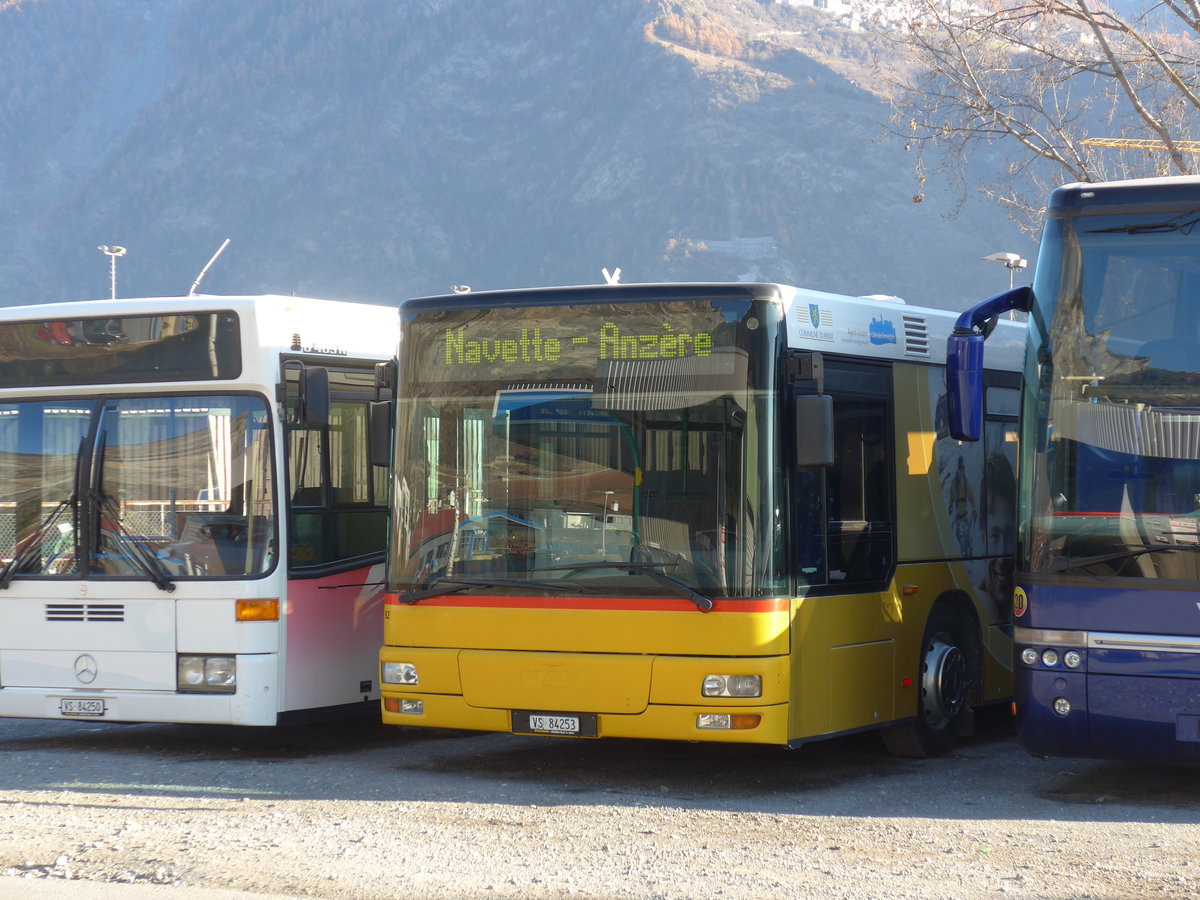 (176'838) - Buchard, Leytron - Nr. 92/VS 84'253 - MAN (ex TN Neuchtel Nr. 224) am 4. Dezember 2016 in Leytron, Garage (Teilaufnahme)