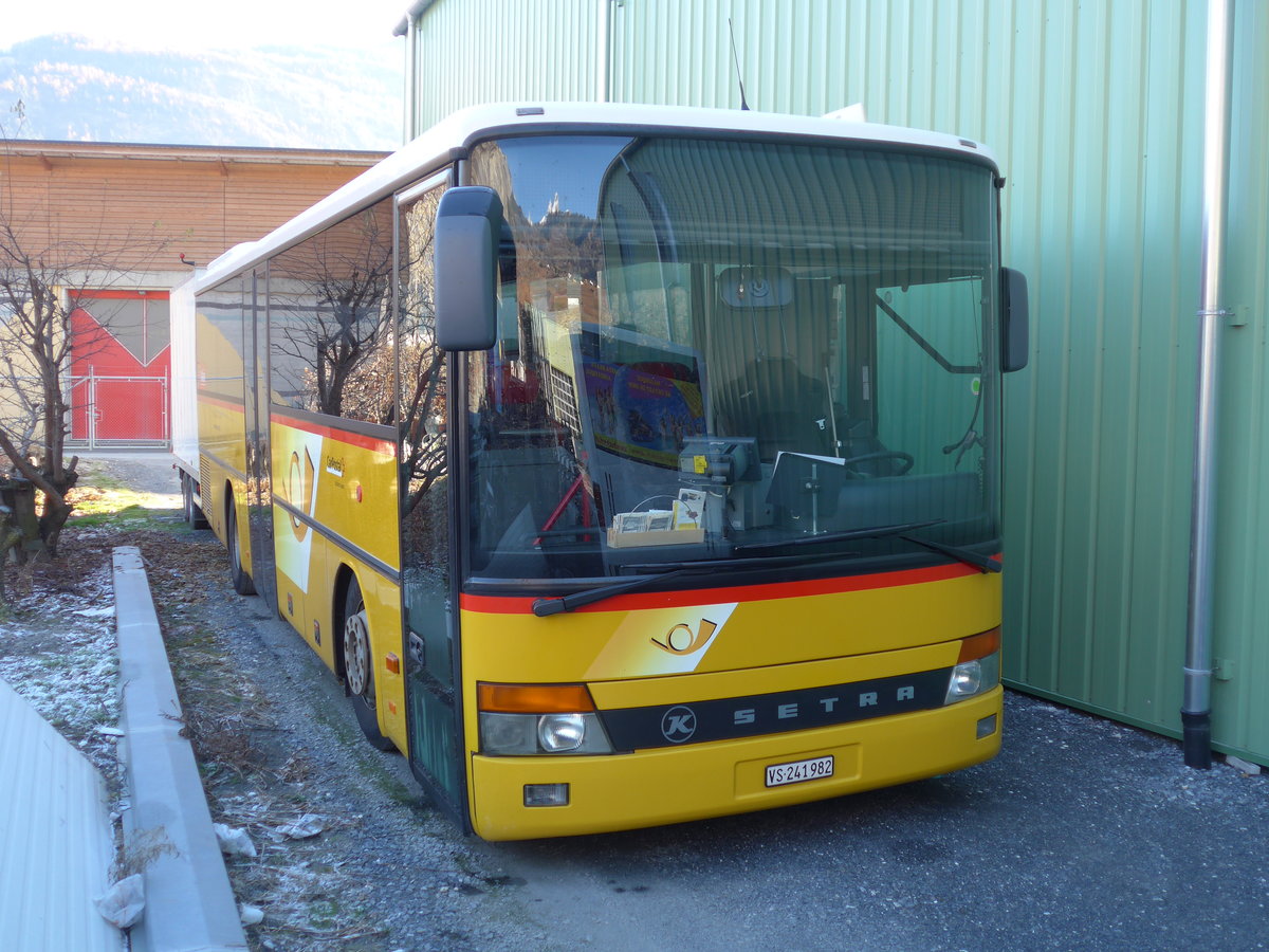 (176'840) - Buchard, Leytron - VS 241'982 - Setra (ex PostAuto Wallis; ex Zimmermann, Visperterminen) am 4. Dezember 2016 in Leytron, Garage