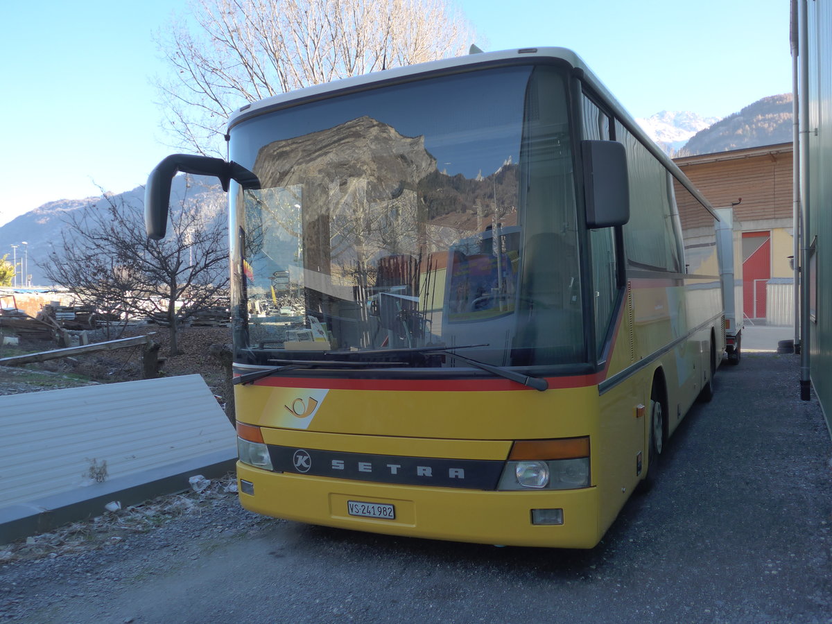 (176'842) - Buchard, Leytron - VS 241'982 - Setra (ex PostAuto Wallis; ex Zimmermann, Visperterminen) am 4. Dezember 2016 in Leytron, Garage