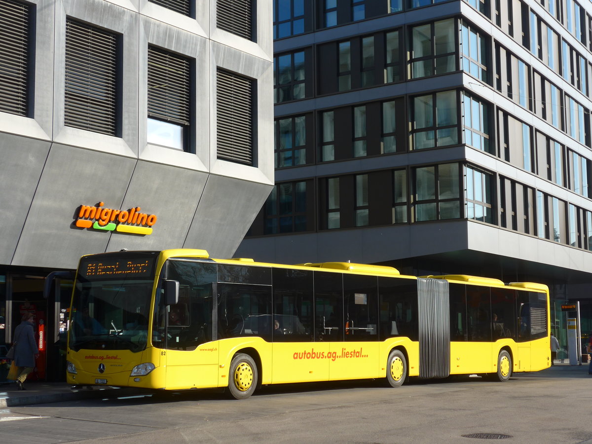 (176'871) - AAGL Liestal - Nr. 82/BL 7222 - Mercedes am 5. Dezember 2016 beim Bahnhof Liestal