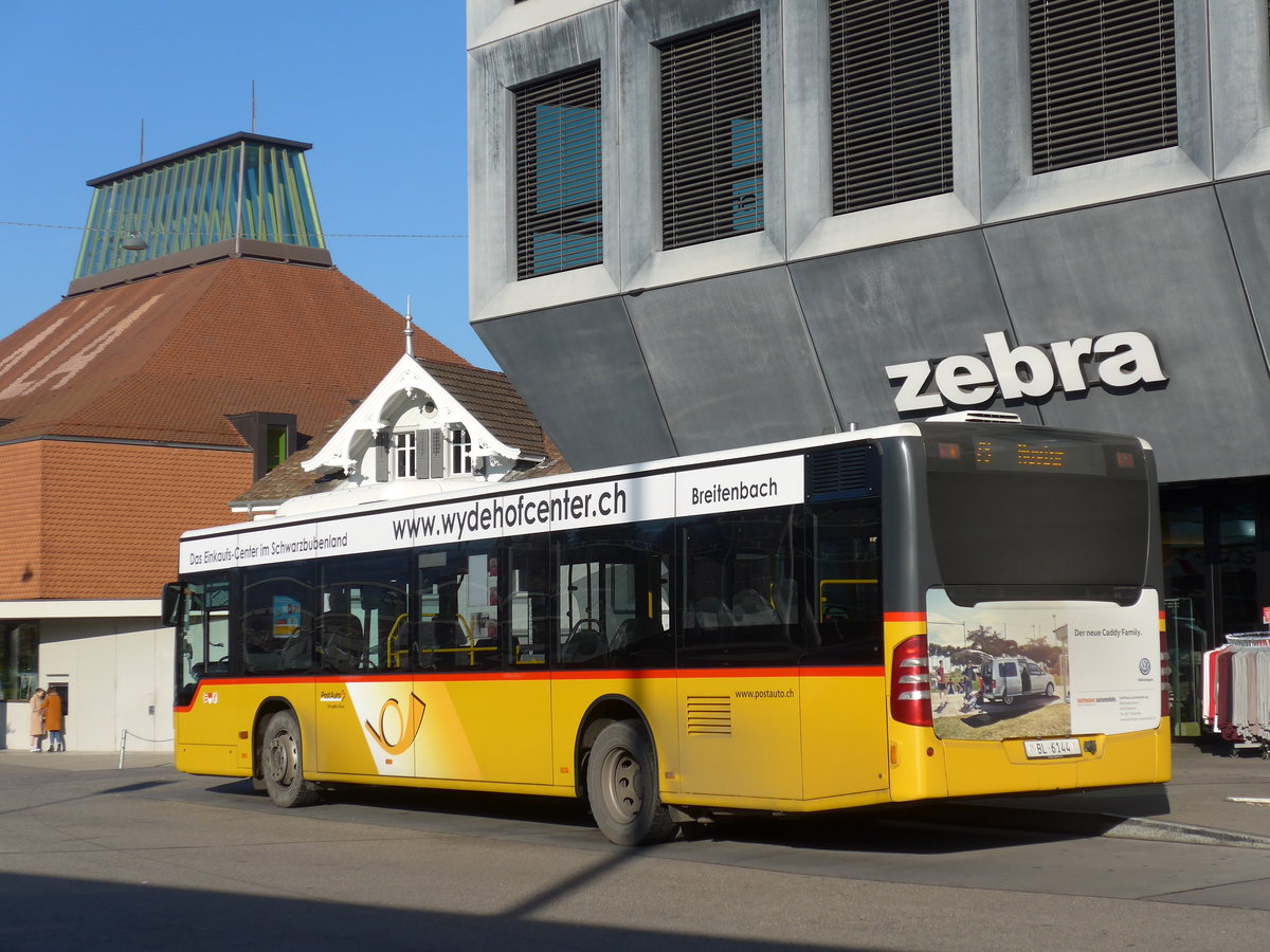 (176'880) - PostAuto Nordschweiz - BL 6144 - Mercedes am 5. Dezember 2016 beim Bahnhof Liestal