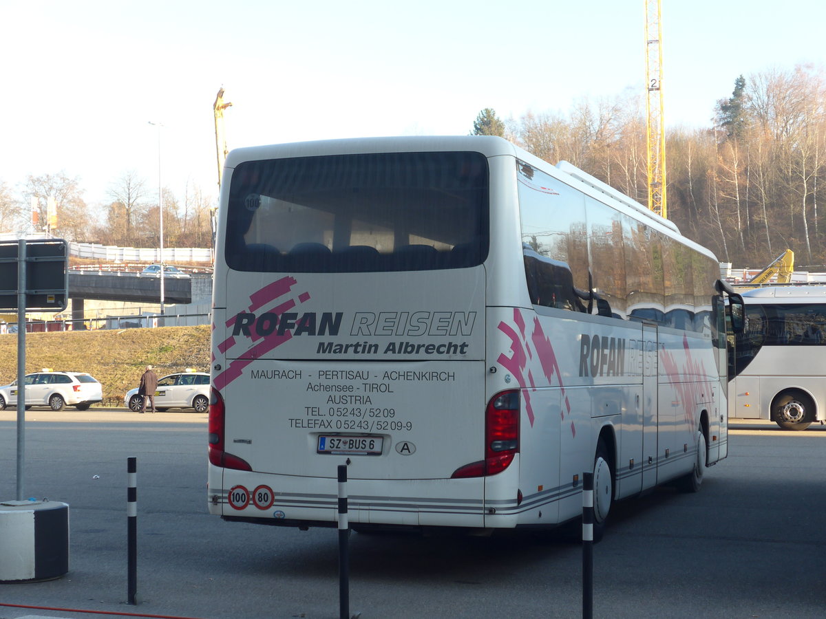 (176'964) - Aus Oesterreich: Albrecht, Maurach - SZ BUS 6 - Setra am 6. Dezember 2016 in Zrich, Flughafen