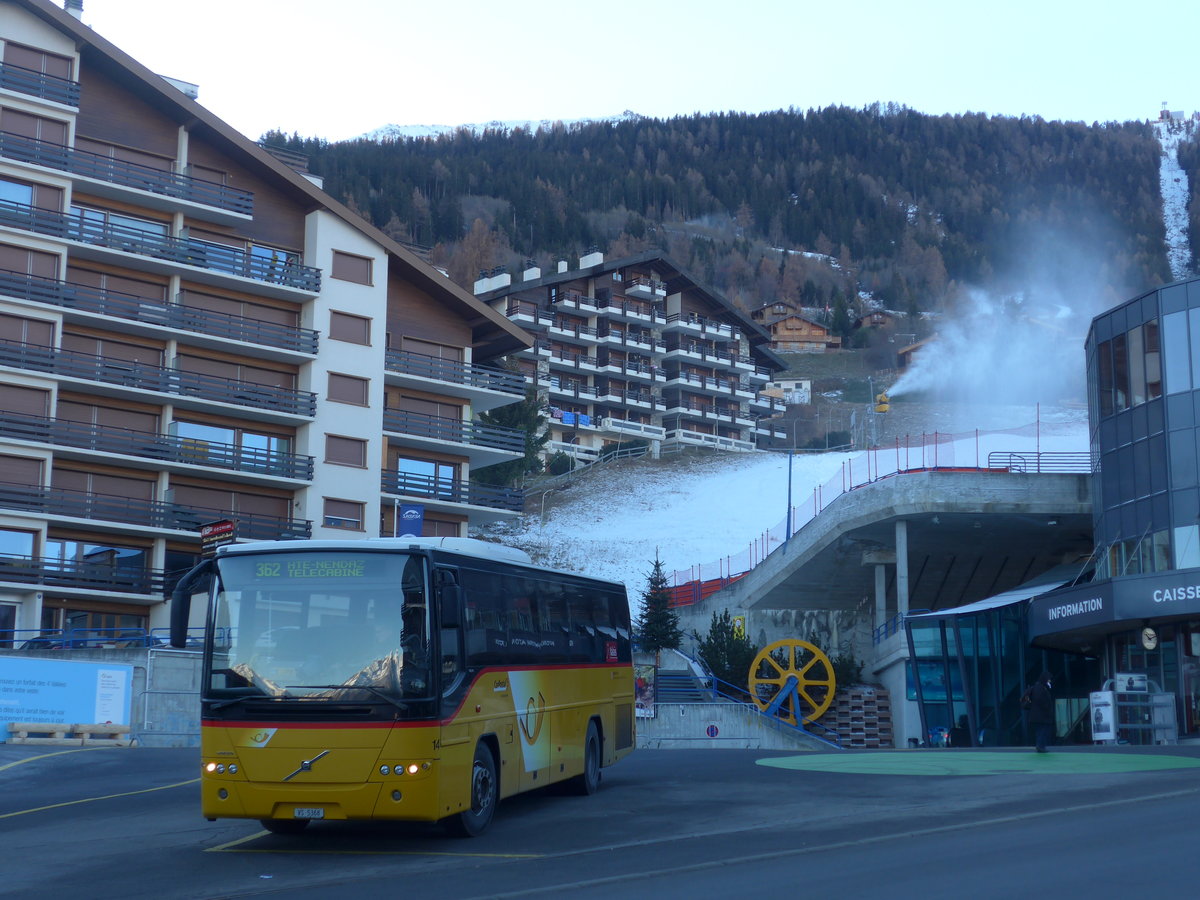 (177'239) - Lathion, Sion - Nr. 14/VS 5368 - Volvo am 18. Dezember 2016 in Haute-Nendaz, Tlcabine