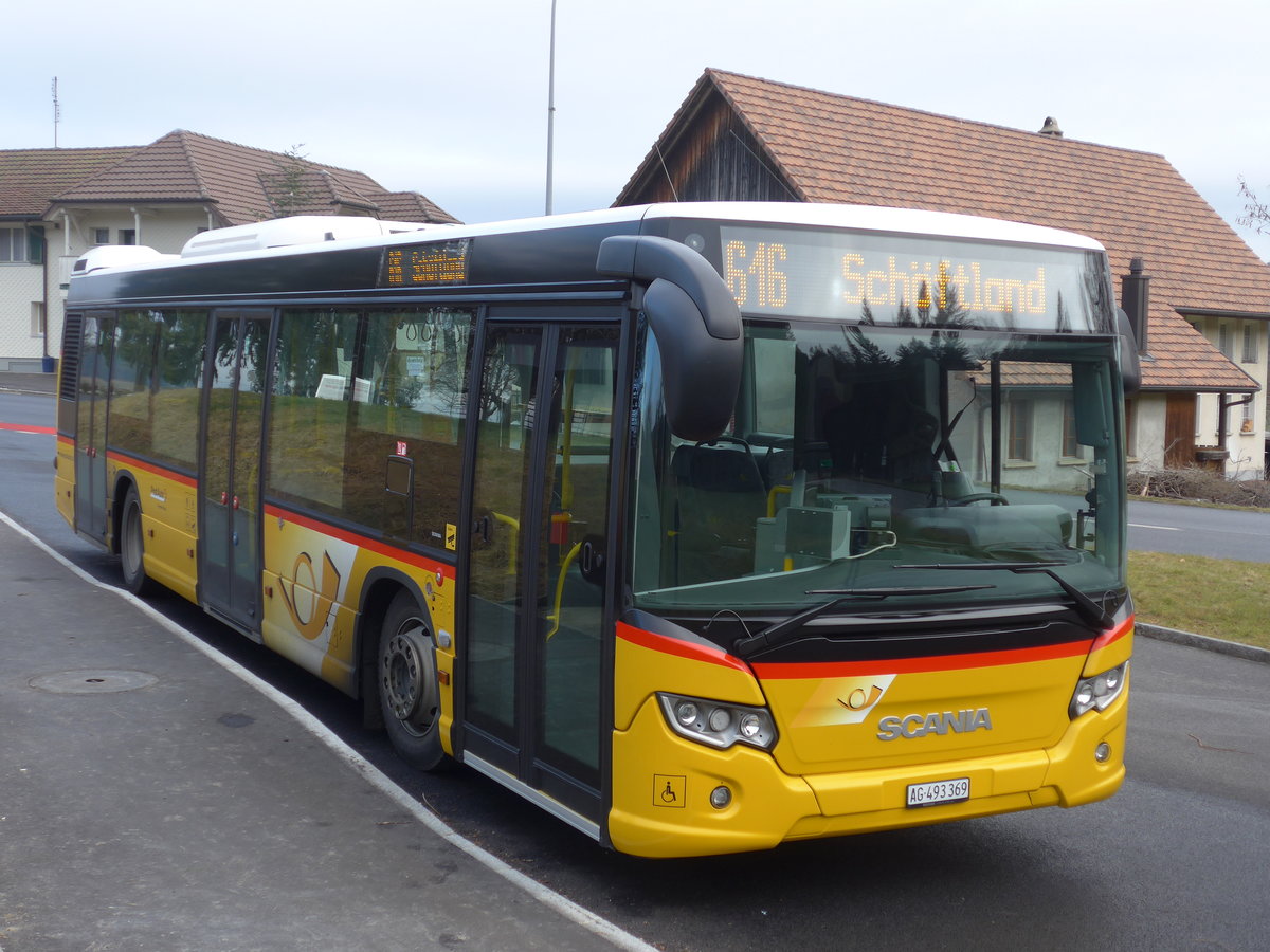 (177'315) - PostAuto Nordschweiz - AG 493'369 - Scania am 24. Dezember 2016 in Schiltwald, Wendeplatz