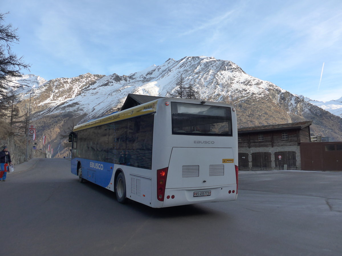 (177'366) - Aus Finnland: VEOLIA - Nr. 3001/VS 455'773 - Ebusco am 26. Dezember 2016 in Saas-Fee, Postautostation (Einsatz PostAuto)