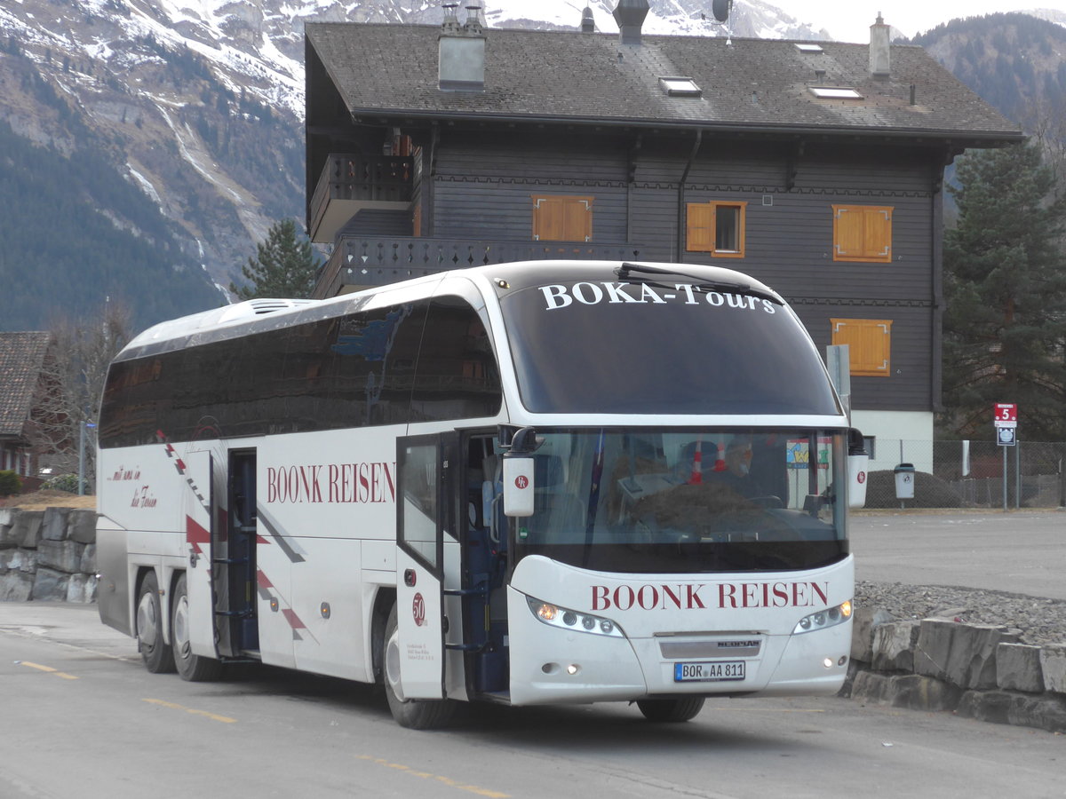 (177'557) - Aus Deutschland: Boonk, Ahaus-Wllen - BOR-AA 811 - Neoplan am 2. Januar 2017 beim Bahnhof Champry