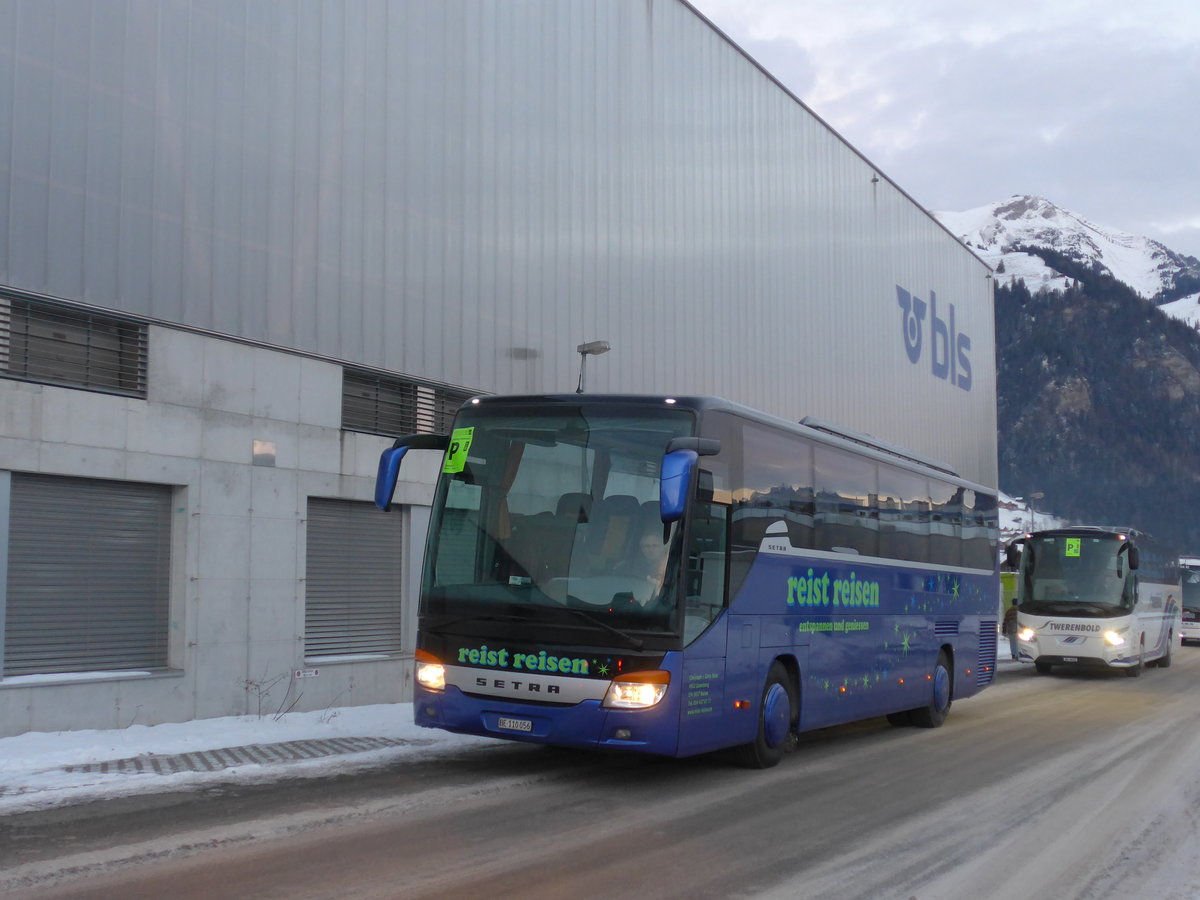 (177'623) - Reist, Gutenburg - BE 110'056 - Setra am 7. Januar 2017 beim Bahnhof Frutigen