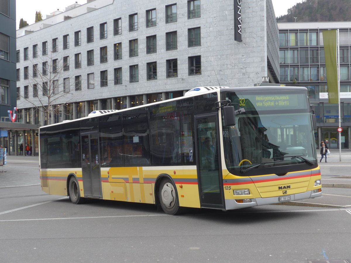 (178'840) - STI Thun - Nr. 125/BE 700'125 - MAN am 6. Mrz 2017 beim Bahnhof Thun