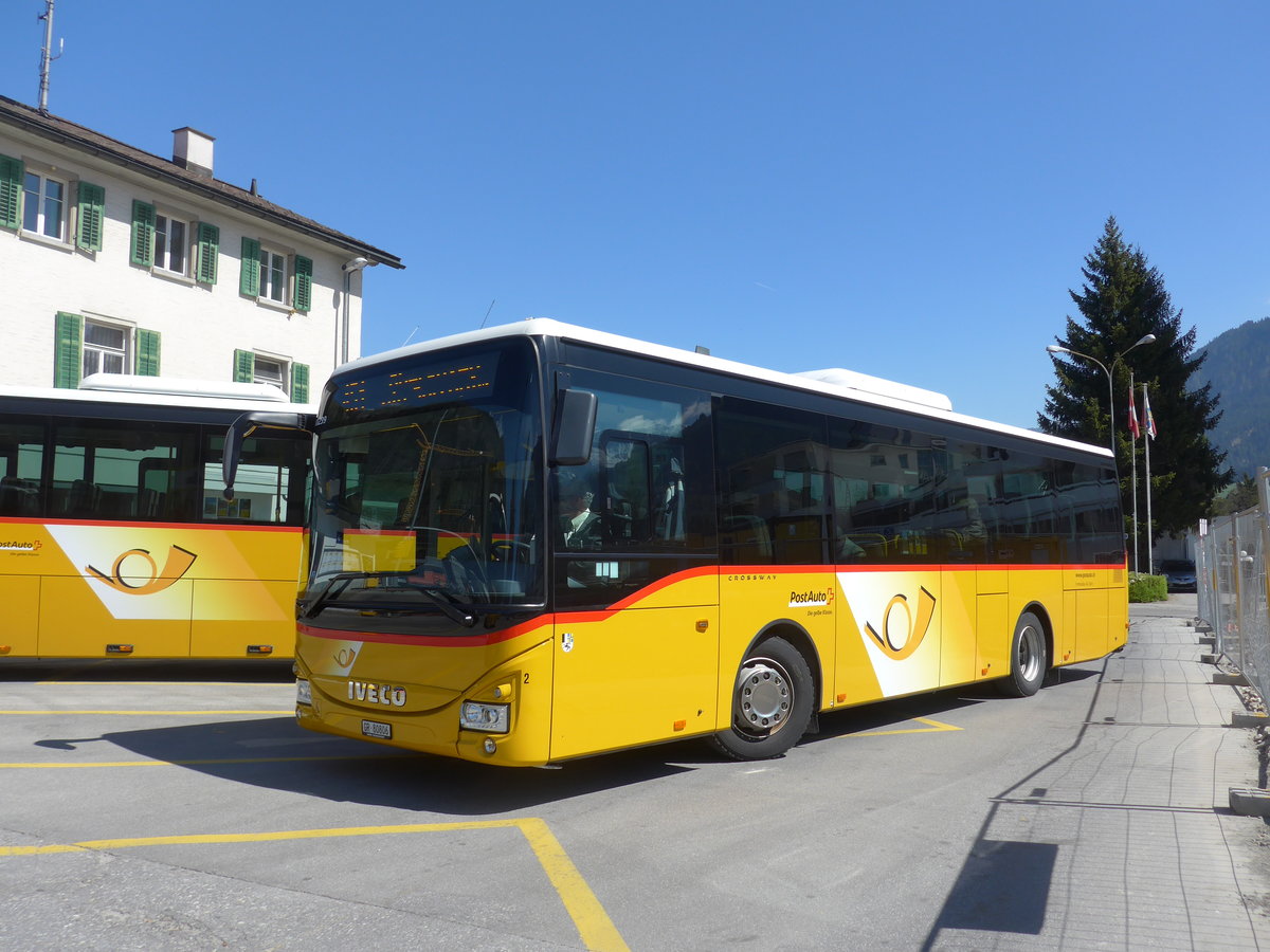 (179'580) - Fontana, Ilanz - Nr. 2/GR 80'806 - Iveco am 14. April 2017 beim Bahnhof Ilanz