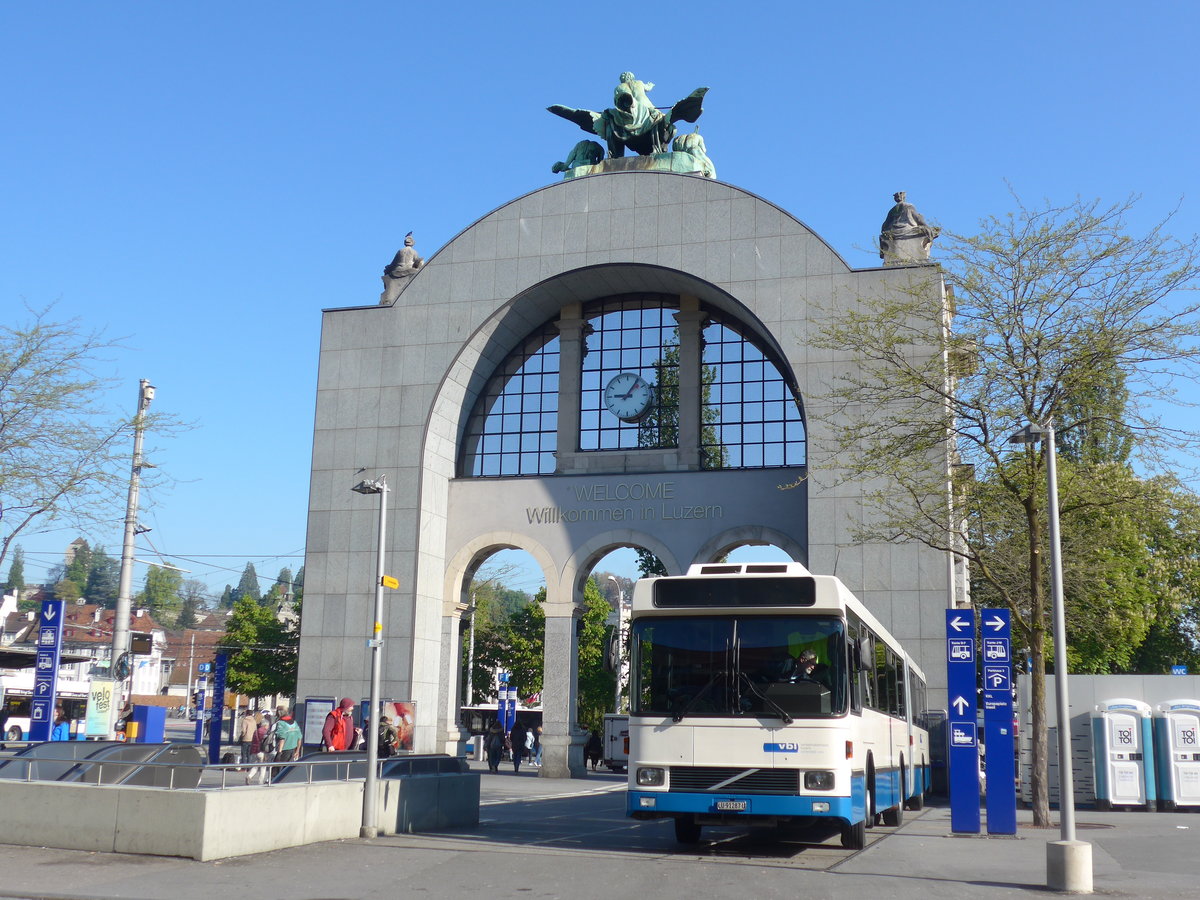 (179'741) - VBL Luzern - Nr. 119/LU 91'287 U - Volvo/Hess am 29. April 2017 beim Bahnhof Luzern