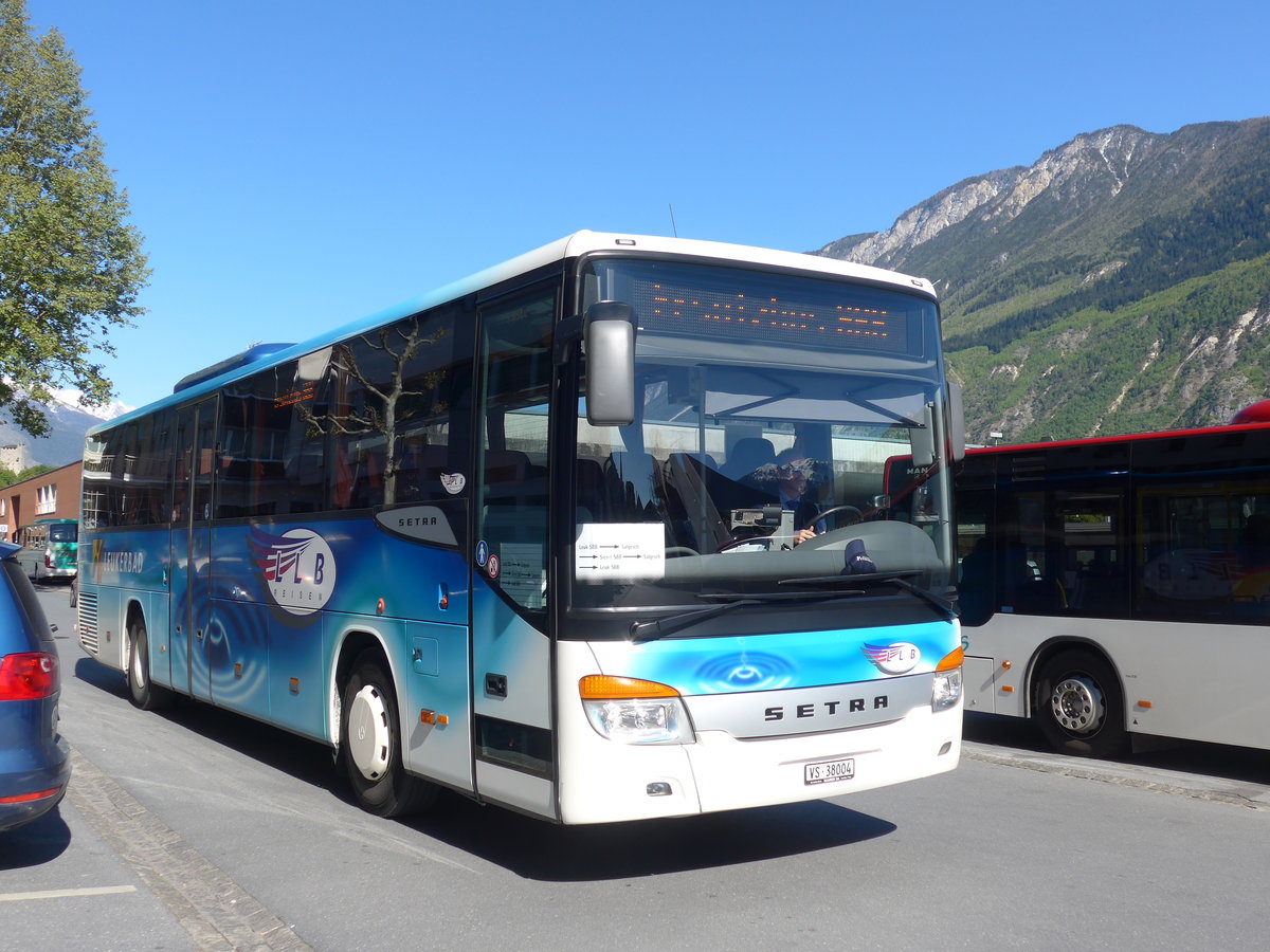 (179'899) - LLB Susten - Nr. 4/VS 38'004 - Setra am 29. April 2017 beim Bahnhof Sierre