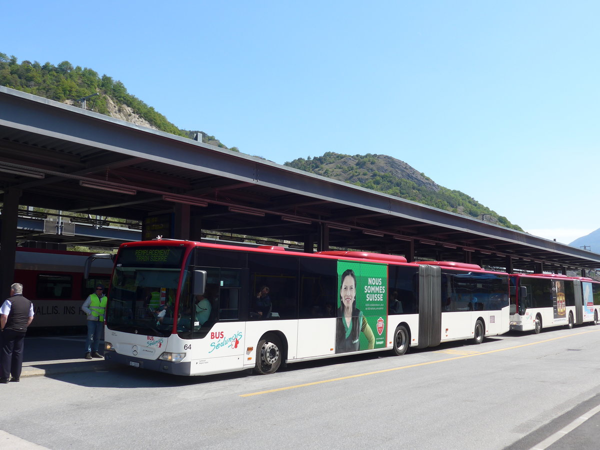 (179'922) - PostAuto Wallis - Nr. 64/VS 12'674 - Mercedes (ex Lathion, Sion Nr. 64) am 30. April 2017 beim Bahnhof Leuk