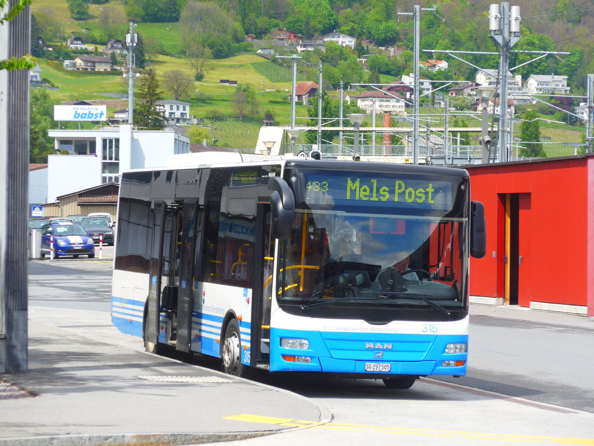 (180'005) - BSW Sargans - Nr. 315/SG 297'505 - MAN/Gppel am 4. Mai 2017 beim Bahnhof Sargans