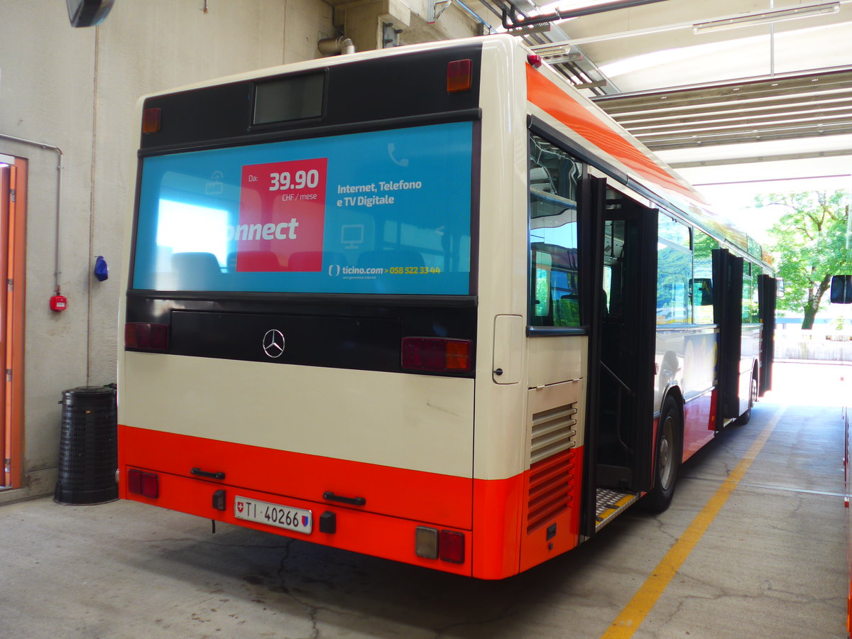 (180'061) - AMSA Chiasso - Nr. 6/TI 40'266 - Mercedes (ex Vorfhrfahrzeug) am 13. Mai 2017 in Balerna, Rimessa