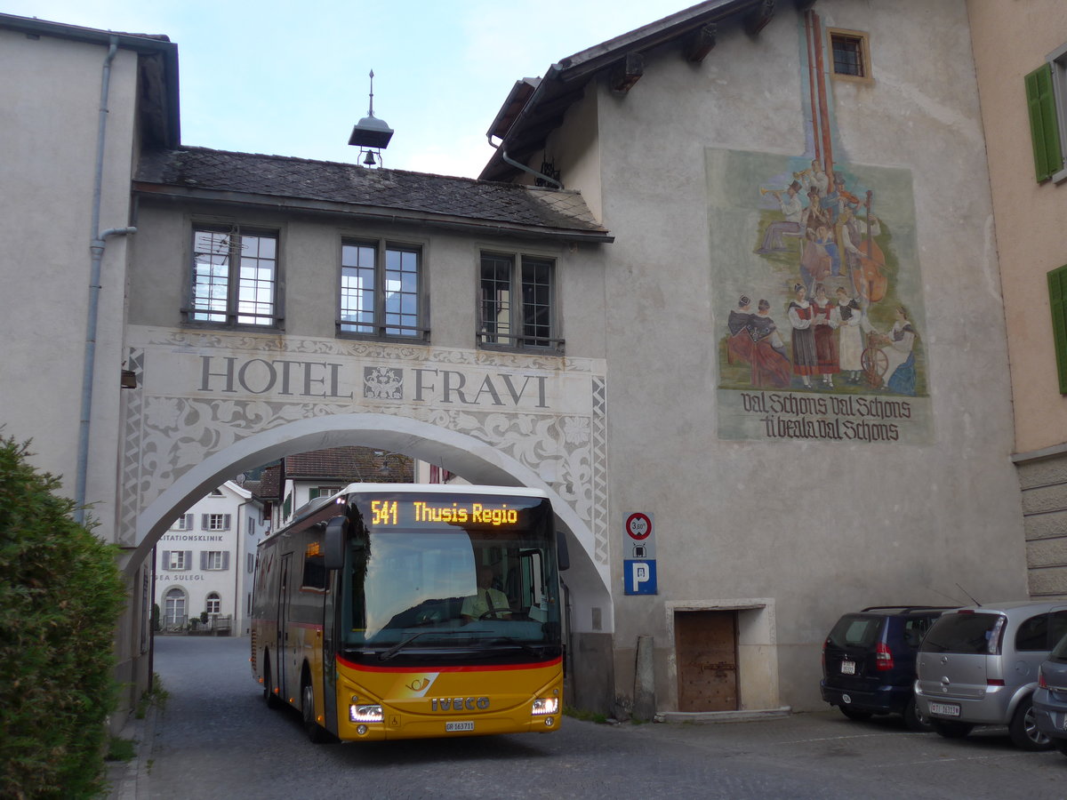 (180'453) - Mark, Andeer - GR 163'711 - Iveco am 23. Mai 2017 in Andeer, Hotel Fravi