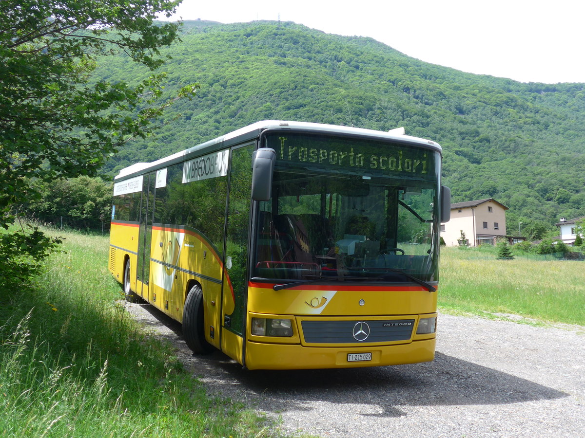 (180'567) - Ghezzi, Rivera - Nr. 10/TI 215'029 - Mercedes (ex AutoPostale Ticino; ex P 25'524) am 23. Mai 2017 in Rivera, Garage