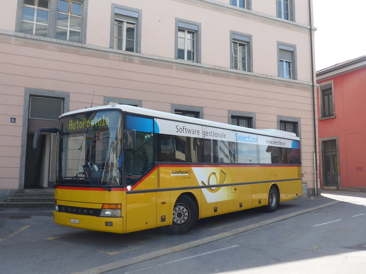 (180'597) - Autopostale, Mendrisio - TI 20'649 - Setra am 23. Mai 2017 beim Bahnhof Chiasso