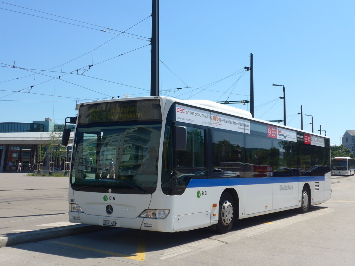 (180'812) - Maag, Kloten - Nr. 38/ZH 590'938 - Mercedes am 27. Mai 2017 beim Bahnhof Zrich-Stettbach