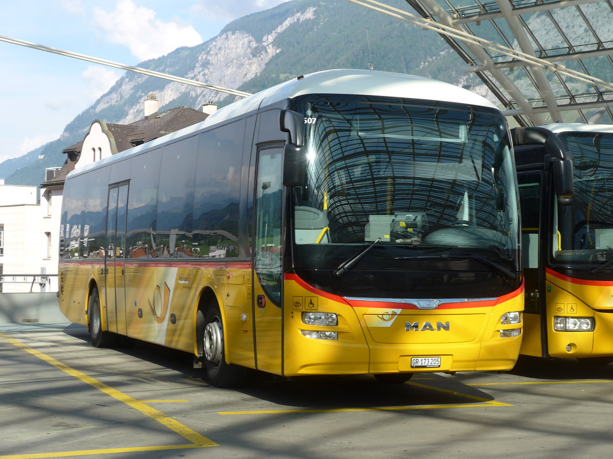 (181'110) - PostAuto Graubnden - GR 173'205 - MAN am 15. Juni 2017 in Chur, Postautostation