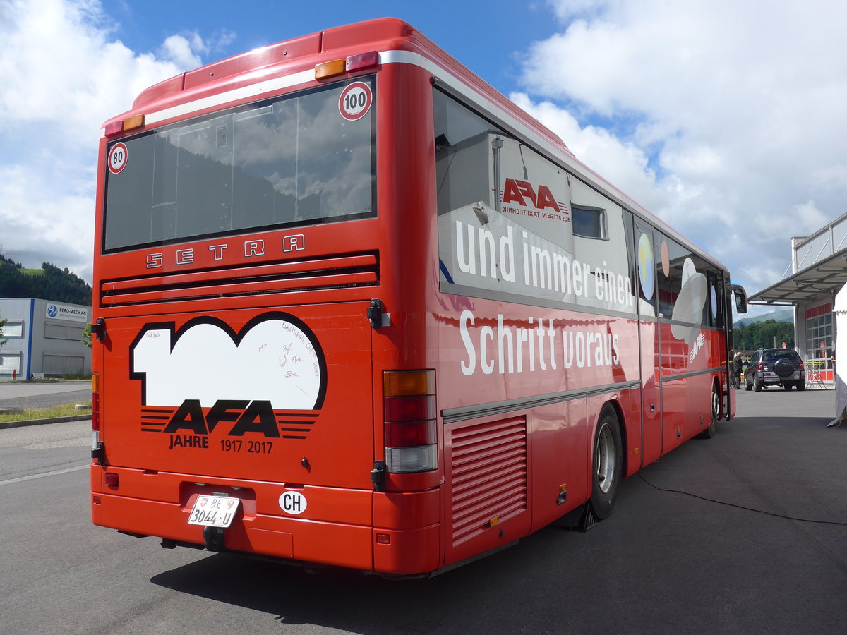 (181'658) - AFA Adelboden - Nr. 20/BE 3044 U - Setra (ex Nr. 6) am 1. Juli 2017 in Frutigen, Garage