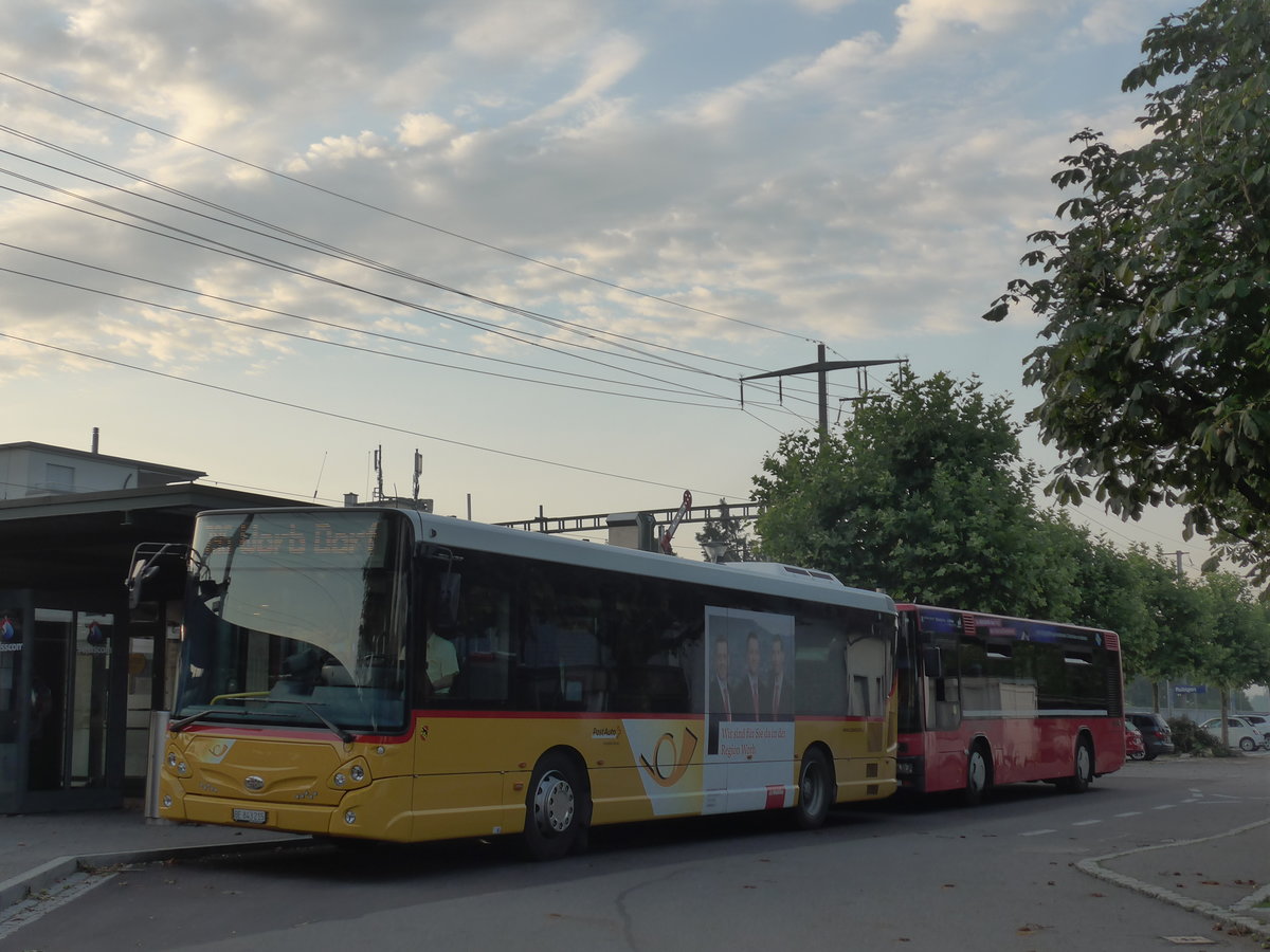 (182'484) - PostAuto Bern - Nr. 215/BE 843'215 - Heuliez am 2. August 2017 beim Bahnhof Rubigen