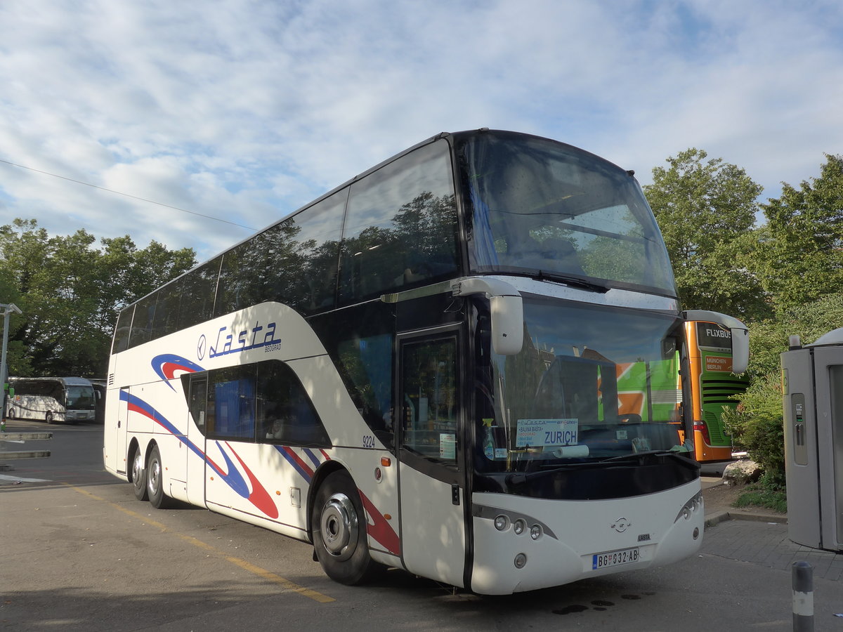 (182'710) - Aus Serbien: Lasta, Beograd - Nr. 9224/BG 032-AB- Volvo/Ayats am 5. August 2017 in Zrich, Sihlquai