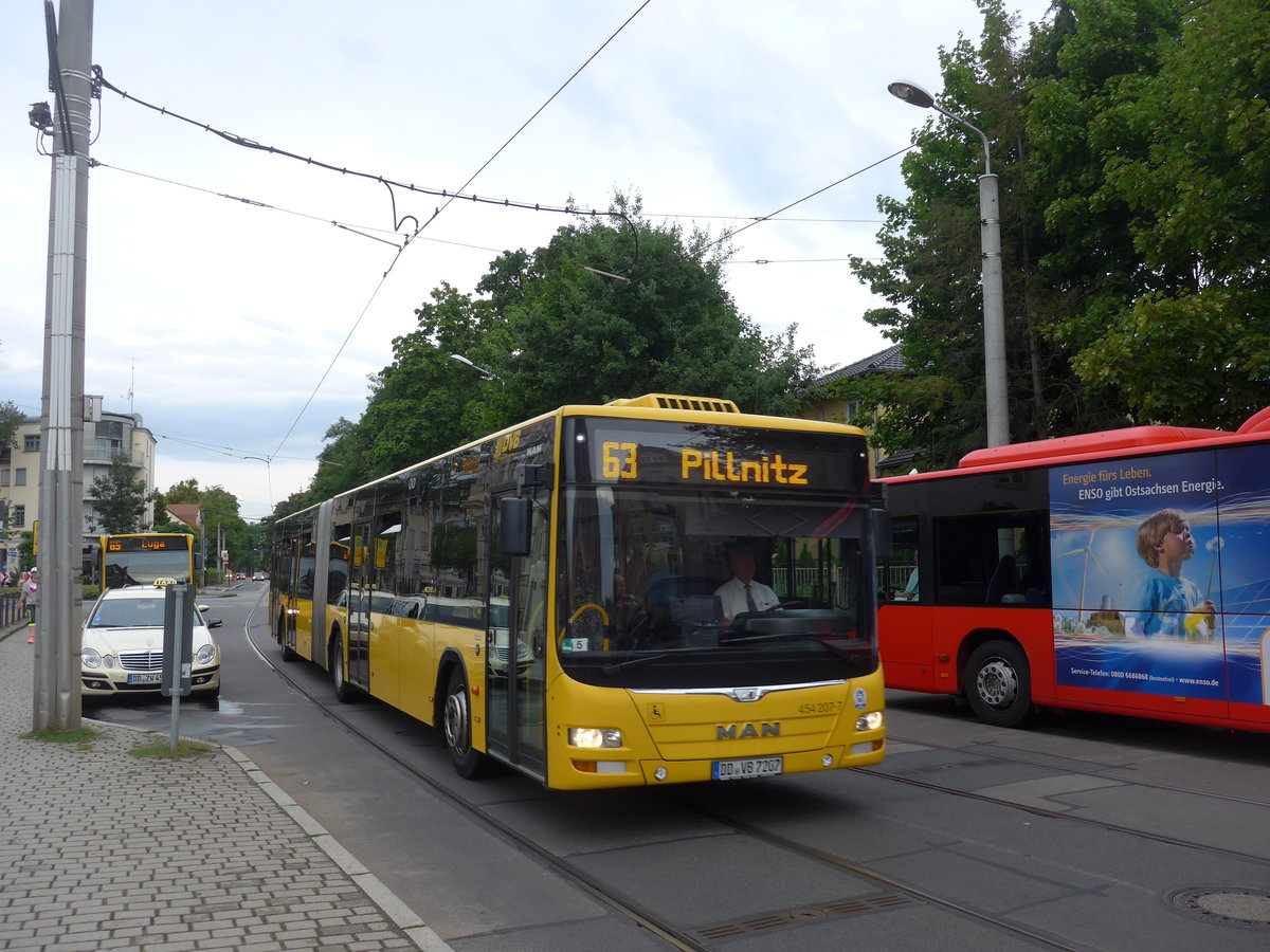 (183'177) - DVB Dresden - Nr. 454'207/DD-VB 7207 - MAN am 9. August 2017 in Dresden, Schillerplatz