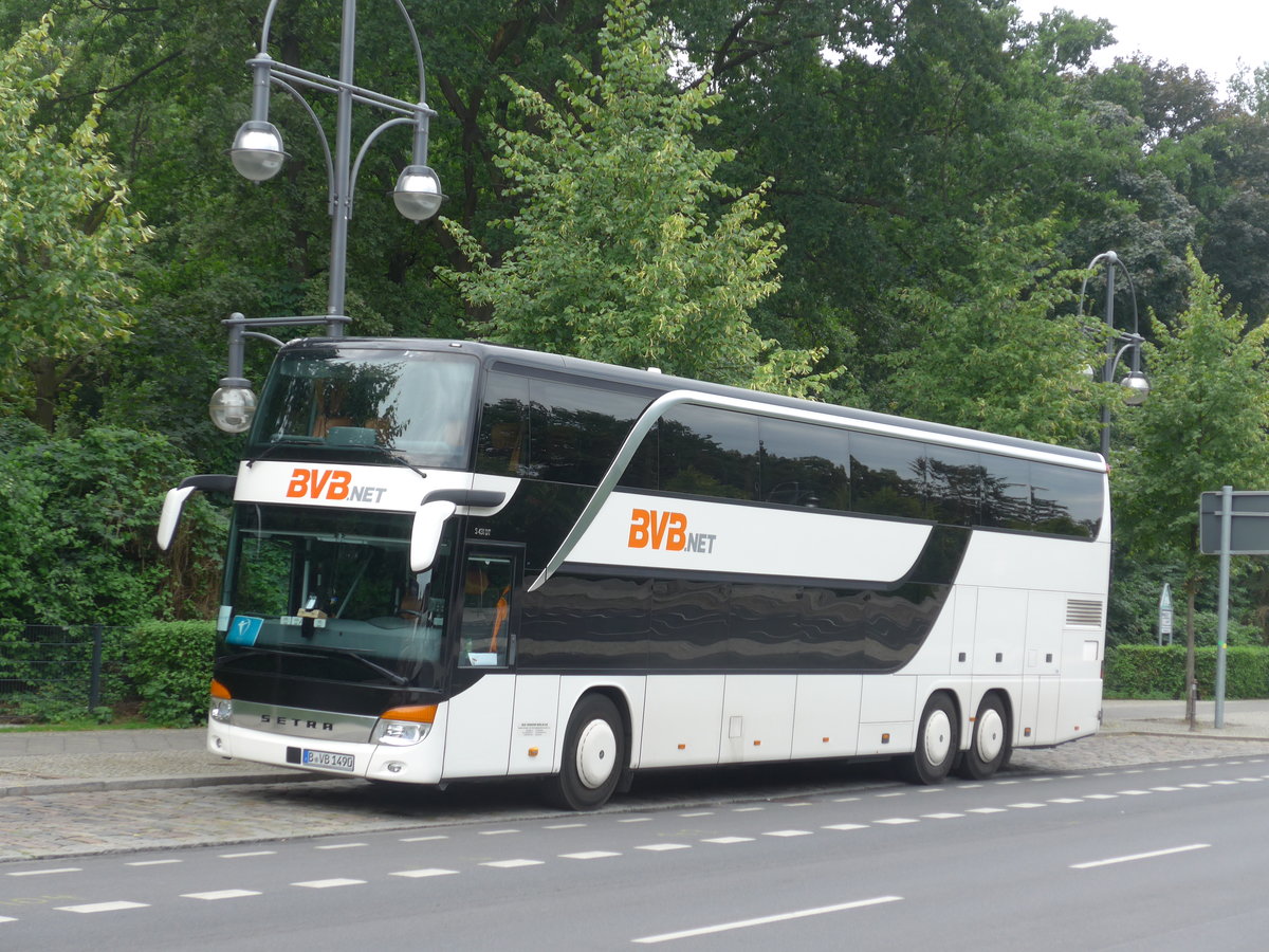 (183'274) - BVG Berlin - B-VB 1490 - Setra am 10. August 2017 in Berlin, Brandenburger Tor