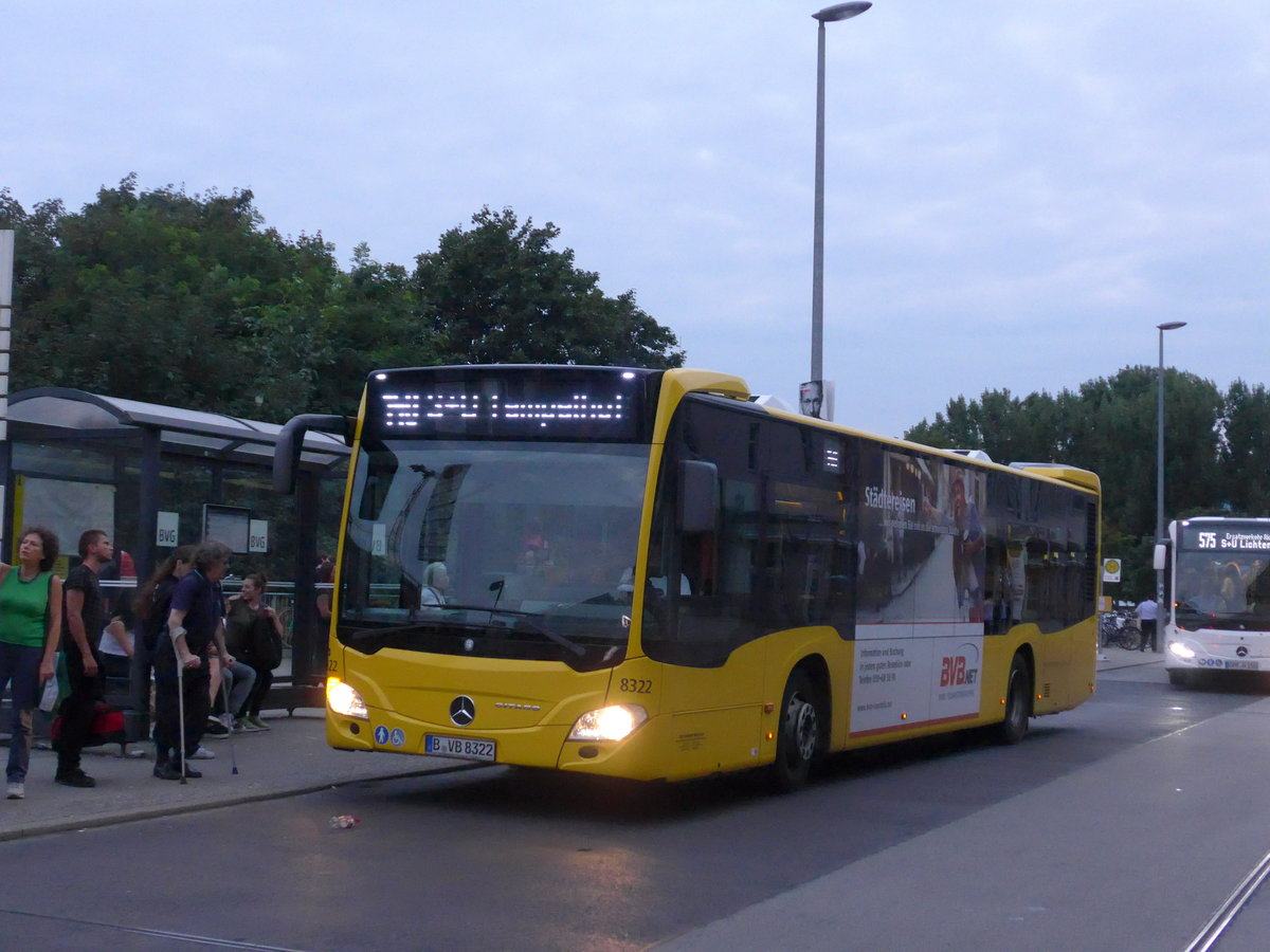 (183'408) - BVG Berlin - Nr. 8322/B-VB 8322 - Mercedes am 10. August 2017 beim Bahnhof Berlin Ost