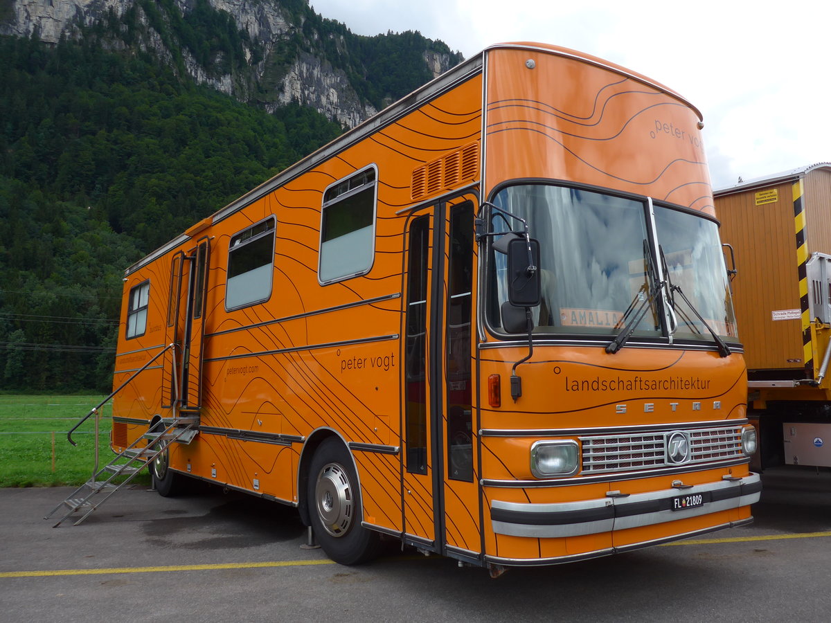 (183'556) - Aus Liechtenstein: Vogt, Vaduz - FL 21'809 - Setra am 19. August 2017 in Unterbach, Rollfeld